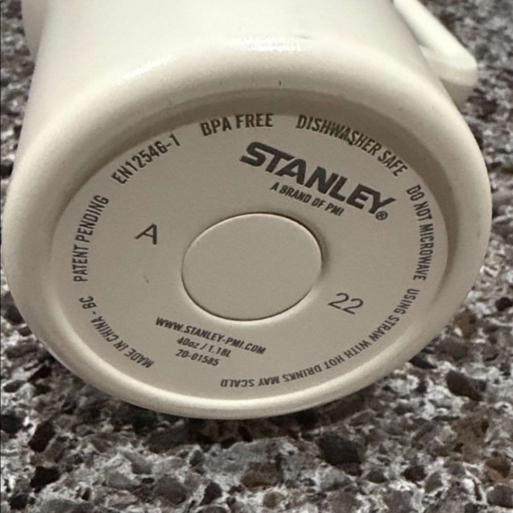 Stanley 40 oz Quencher – Cream Floral Artist Edition (2022, Glynn Rosenberg) - Picture 14 of 16